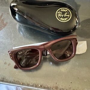 Ray-Ban Wayfarer Puffer Brown Sunglasses